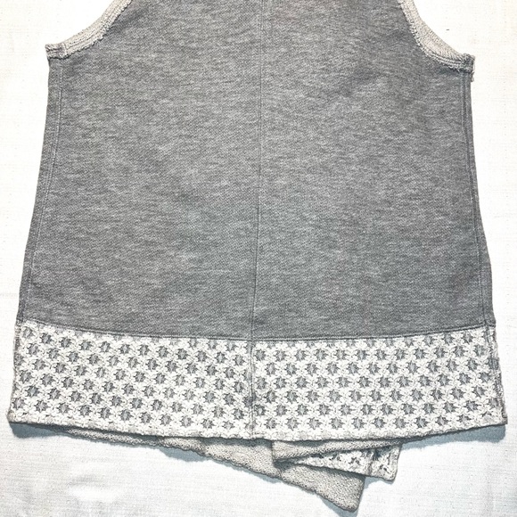 Anthropologie Saturday Sunday Lace knit asymmetrical gray/white open tunic - Picture 7 of 16